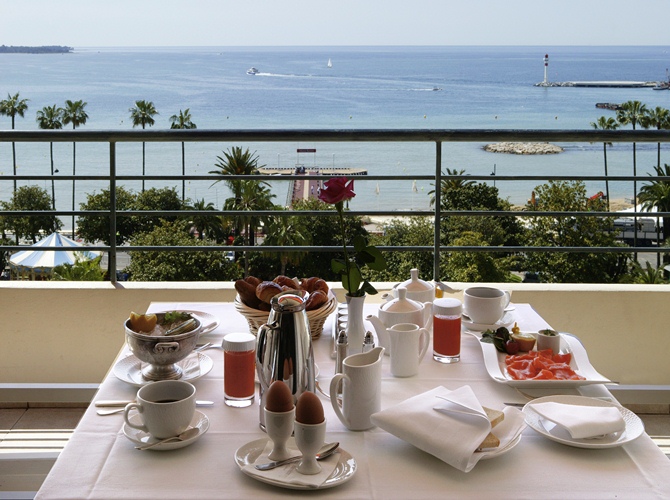  Hotel Majestic Barrière , Cannes