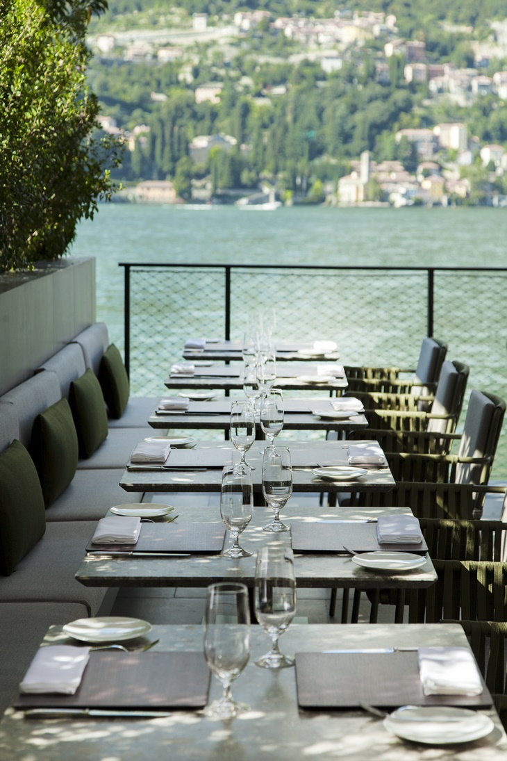 Restaurante com vista para o Lago Como