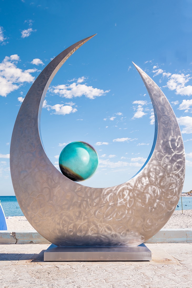 Ben Fasham, Tears of Joy, Sculpture by the Sea, Cottesloe 2017. Photo Richard Watson